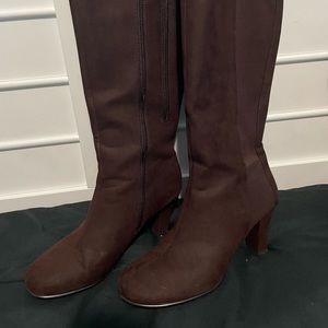 Dark brown to the knee boots by Aerosoles. Only wore once. Size 11M.